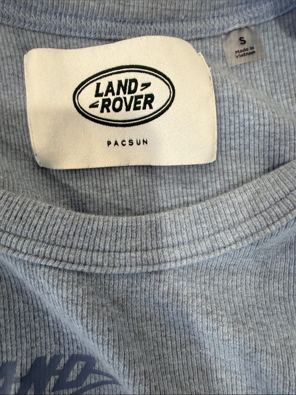 PacSun Light Blue Ribbed Cropped Tank with Land Rover Logo - Picture 3 of 3